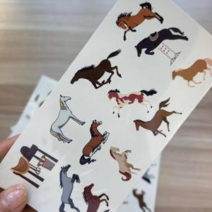 Nouveaux Designs de Chevaux 2026 – Autocollants de <span class=keywords><strong>Tatouage</strong></span> <span class=keywords><strong>Temporaire</strong></span> Écologiques et Imperméables Colorés (8 Feuilles) pour Fêtes et Art Corporel - Product Image 3