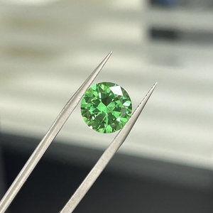 มีสินค้าในสต็อก หินสังเคราะห์ YAG สีเขียวทรงกลมขนาด 10 มม. หินอัญมณี Yttrium Aluminum Garnet ที่เพาะเลี้ยงในห้องปฏิบัติการ ขายส่งจำนวนมากสำหรับอุปกรณ์เครื่องประดับ - Product Image 5
