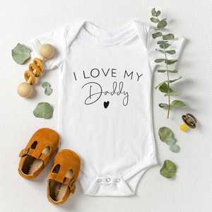 Combinaison <span class=keywords><strong>pour</strong></span> bébé fille, blanc pur, 100% coton, manches courtes, col enveloppe, fermeture à boutons, imprimé « J'aime mon papa, ma maman », lavage en machine - Product Image 1