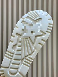 <span class=keywords><strong>2026</strong></span> Luxuriöse Damen-Plateau-Sandalen Elegante Weiße Dicksohlige Damen-Pantoletten Modische Metallverzierte Damen-Sommerschuhe - Product Image 6