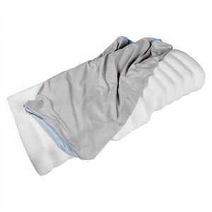 Oreiller cervical ergonomique en mousse à mémoire de forme pour dormir sur le dos et sur le côté - Product Image 1