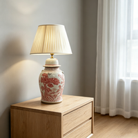 Lampe classique de style chinoiserie à motif d'arbre rouge, base en porcelaine de type pot à gingembre pour la décoration de table de chevet de chambre à coucher