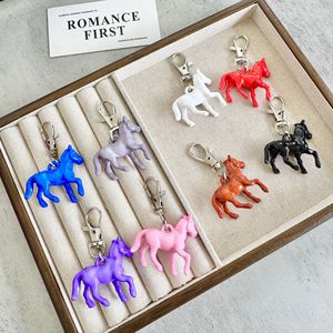 Accessoires en acrylique populaires : moules de chevaux, crochets de ceinture, porte-clés et breloques pour la décoration - Product Image 1