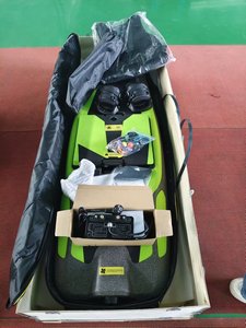 Planche de surf électrique Solo JetSurf 12KW pour l'extérieur, haute vitesse 55KM/H, durable, avec garantie de 12 mois - Product Image 2