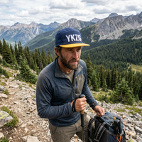 Casquette de baseball sportive tendance style urbain à 5 panneaux, avec logo personnalisé, broderie 3D en relief et patchwork multicolore, visière plate, livrée avec boîte