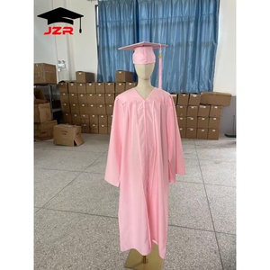 Conjunto de Toga y Birrete de Graduación Mate para Adultos con Borla y Adorno del Año para Graduados Universitarios - Product Image 3