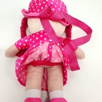 Poupée en peluche douce faite à la main, sac à dos de poupée en peluche personnalisé avec bretelles