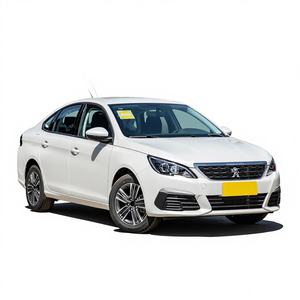 Voiture d'occasion <span class=keywords><strong>Peugeot</strong></span> <span class=keywords><strong>308</strong></span> 5MT Fashion 86kW 150Nm 117HP 7.44L/100km 193kmh 4 portes 5 places berline compacte essence - Product Image 1