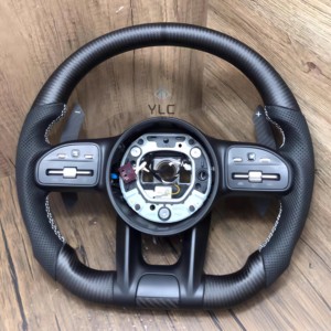 Volante Deportivo de Cuero Negro Semiperforado con Detalles en Carbono para <span class=keywords><strong>Mercedes</strong></span> <span class=keywords><strong>Benz</strong></span> W213 C238 W463 W464 W222 C217 CLS C257 W205 C63 AMG - Product Image 1