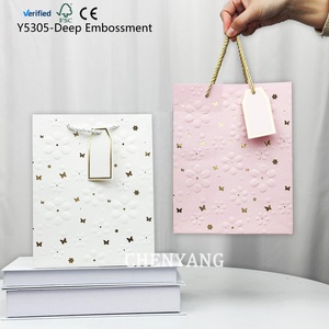 ถุงกระดาษของขวัญลายพิมพ์โลหะสีส้มหรูหราสำหรับเด็ก  ผ้าฝ้ายเกรดพรีเมียม  ริบบิ้น  น้ำหนัก 250 กรัม  ขนาดกว้าง  สำหรับร้านค้า  ของขวัญ  ของที่ระลึก  สไตล์เคป๊อป - Product Image 1