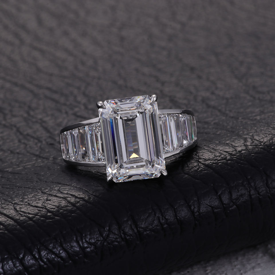 Bague en argent 925 plaqué or avec diamant de laboratoire