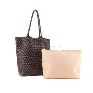 Sac fourre-tout tissé à la main en cuir de vache véritable pour femmes - Product Image 1