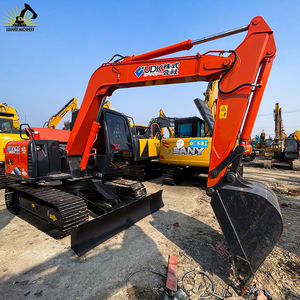 El motor es potente y está disponible para una compra por tiempo limitado Hitachi ZX75US Excavadoras usadas pequeñas tipo oruga - Product Image 2