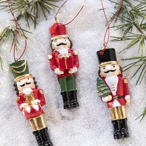 Adornos Navideños de Resina con Forma de Soldado Cascanueces de Lujo - Product Image 4