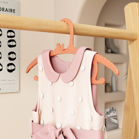 Nouveau design, vente en gros de cintres en plastique, vêtements pour enfants, cintre antidérapant et sans trace