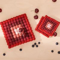 Quadratische Filz kugel untersetzer Bunter Heizplatten halter Hitze beständiger Top flappen für Tisch Schreibtisch Küchen bar Restaurants