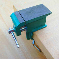 Outils de serrage pour le travail du bois en fonte de qualité bricolage grand étau d'établi à enclume et étau de table Supports OEM personnalisables pour collier de serrage