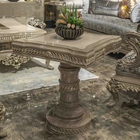 Ensemble de canapés turcs européens baroques opulents RH, sculptés à la main, avec accents dorés, rembourrage capitonné, tissu à motifs, bois massif