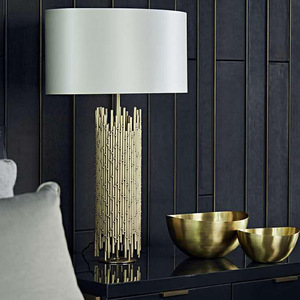 Đèn Bàn Sắt Rèn Hiện Đại Đèn Đá Cẩm Thạch Màu Đồng Cho Phòng Ngủ Đèn Bàn Kiểu Bắc Âu Thép Không Gỉ Đế Vuông Màu Vàng - Product Image 2