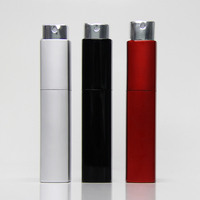 Atomiseur de parfum carré de taille de voyage avec logo personnalisé bouteille rechargeable de parfum en aluminium de 8ml pour parfum