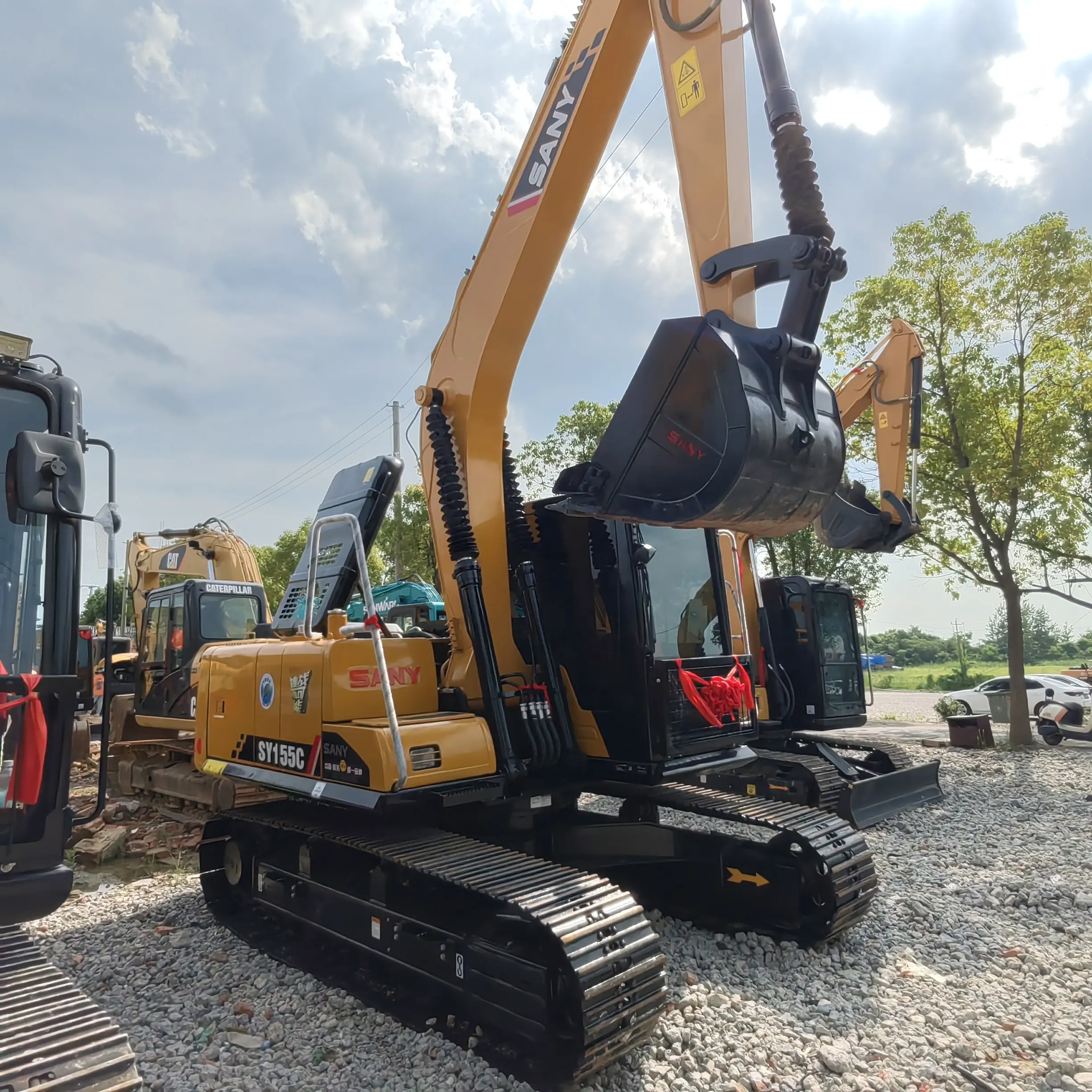 Macchine edili usate cingolate In Cina fatte SY155 escavatore a Shanghai