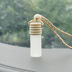 Logo de parfum 5ml personnalisé mignon rond voiture parfum cintre bouteille décorative avec couvercle en bois - Product Image 4