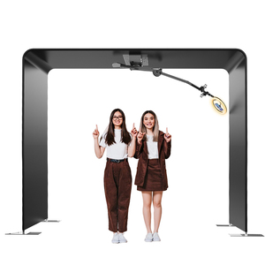 Photomaton Versatile Sky 360 avec modèles personnalisables pour les événements, les fêtes et les campagnes marketing - Product Image 5