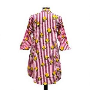 Vestido Casual de Mujer con Estampado Floral Rosa, Cuello en V, Manga Larga, Corte en A, Cintura Imperio, 100% Algodón - Product Image 4