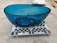 Baignoire autoportante moderne en pierre artificielle et résine transparente de conception récente avec fonction de trempage et drain pour salle de bain