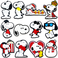 Nouveaux Charmes de Chaussures en Forme de Chien de Dessin Animé Mignon en PVC Caoutchouc Souple Épingles à Chaussures à Dos Plat Unisexe Décorations de Chaussures Snoopy Accessoires