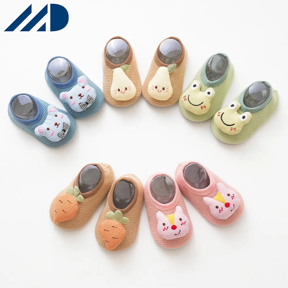 2024 Neue weiche Silikonsohlen Schuhe atmungsaktive Baumwolle erste Laufschuhe Design Baby Kleinkind Socken Schuhe rutschfest für Kinder Baby
