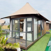 Tente de luxe de style villa de 25 m² avec salle de bain, Glamping de luxe pour une retraite de vacances