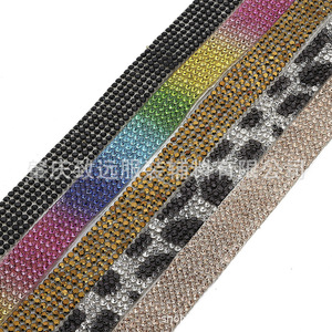 Autocollants à code-barres en strass à 6 rangées, forme ronde à dos plat, adhésifs pour vêtements, chaussures, sacs, accessoires - Product Image 1