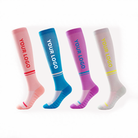Chaussettes de luxe pour femmes, nouveau style, chaussettes personnalisées avec logo, chaussettes de créateur, chaussettes tendance pour adolescentes, chaussettes en coton pour femmes