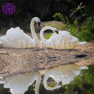 Juego de 2 Luces LED con Forma de Gansos, Clasificación IP65, para Jardín, Plaza, Festivales, Celebraciones Navideñas, Añaden un Encanto Estacional Único - Product Image 4