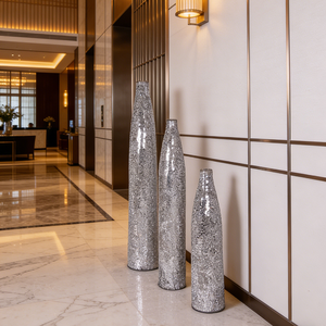 Ensemble de 3 vases en verre mosaïque argenté scintillant - Décoration cylindrique haute pour <span class=keywords><strong>couloir</strong></span> d'hôtel et espace commercial - Product Image 1