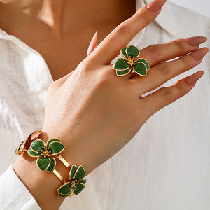 ISStapromo Cadeaux Vert Strass Géométrique Ligne Or Réglable Bracelet Anneau Ensemble Femmes Mode Emeraude Bracelet Bracelet Anneau - Product Image 5