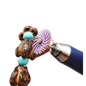 Disques à lamelles Sky Eagle Mini Cyclone, grain 80, en fibre, pour le polissage des sculptures sur bois et des surfaces irrégulières - Product Image 4