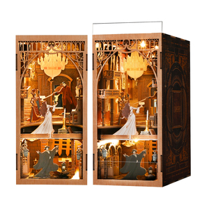Mini-bibliothèque 3D en bois personnalisée en gros, maison de poupée miniature avec couvercle anti-poussière - Le Fantôme de l'Opéra - Product Image 1