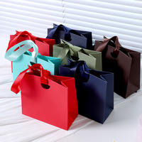 Sac en papier de luxe personnalisé avec logo et poignée en ruban, sac cadeau de haute qualité pour collier, bague, bracelet, boucles d'oreilles