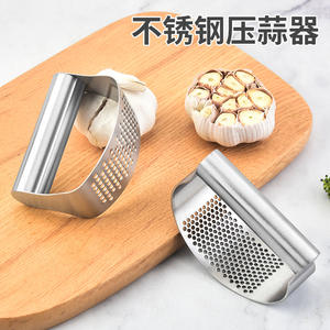 Presse-ail en acier inoxydable Spot Cross Border avec trous de 3 mm, outil de cuisine domestique pour hacher et peler l'ail - Product Image 2