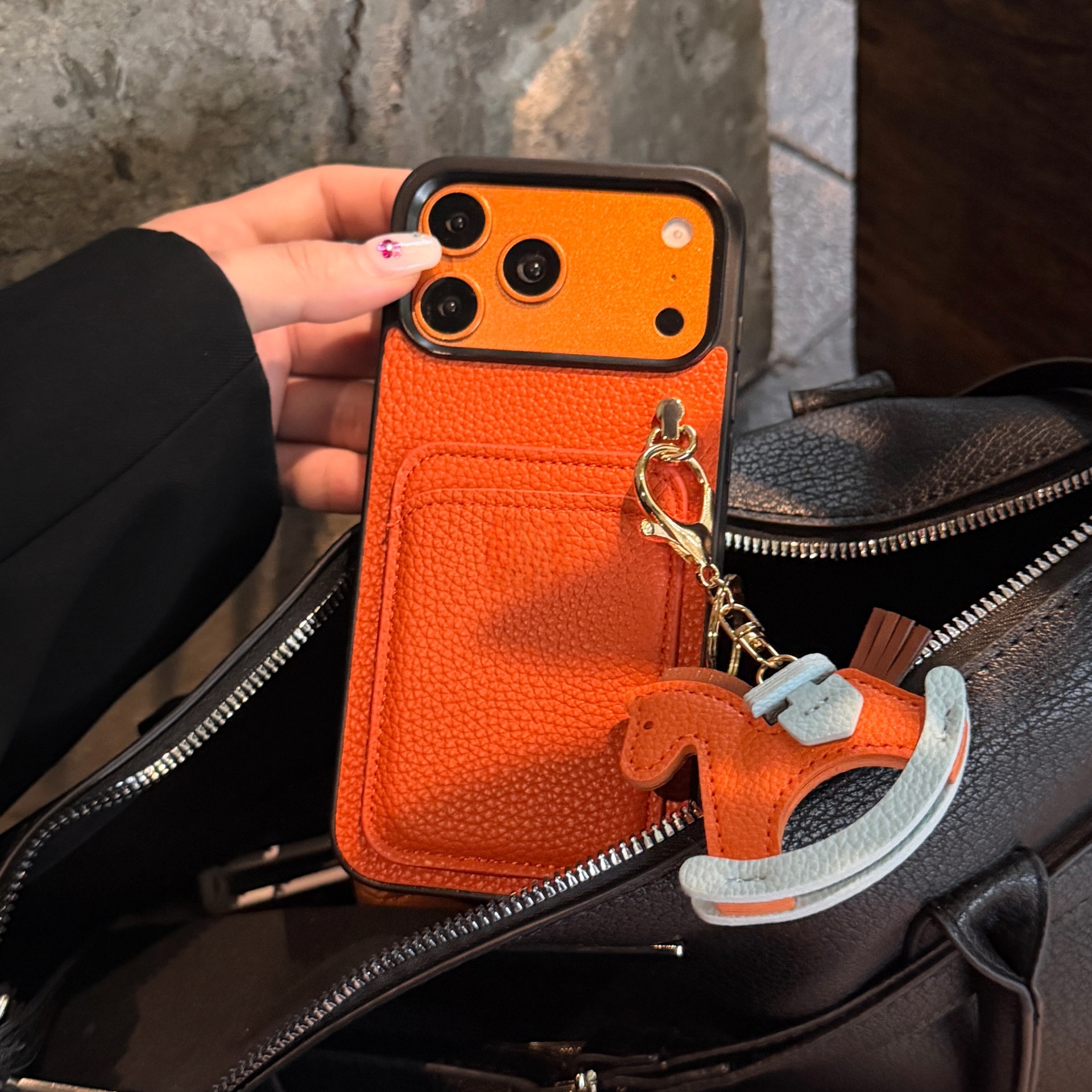Naranja con logo+Colgante
