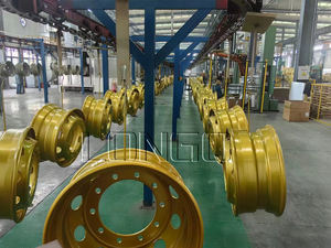 Jante de <span class=keywords><strong>roue</strong></span> sans chambre en acier 8.25*22.5 avec 6 8 <span class=keywords><strong>10</strong></span> trous jante de roues de camion neuve et d'occasion pour pièces de <span class=keywords><strong>remorque</strong></span> <span class=keywords><strong>ou</strong></span> <span class=keywords><strong>roue</strong></span> de <span class=keywords><strong>remorque</strong></span> - Product Image 2