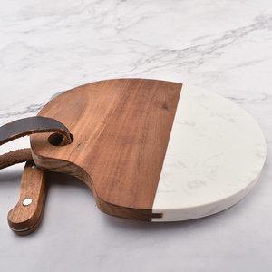Planche à fromage ronde en bois de bambou avec logo personnalisé avec couteau en acier inoxydable Outils à fromage élégants et ensemble de couteaux - Product Image 6