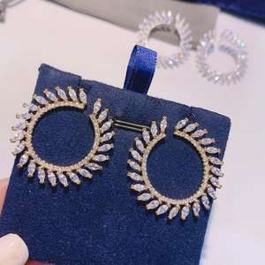 HIBRIDE son yeni moda yaprak şekli kübik zirkonya saplama küpe kadınlar için gelin düğün aksesuarları bijoux E-706 - Product Image 2