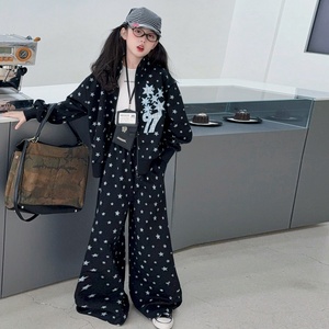 Completo due pezzi casual da <span class=keywords><strong>bambina</strong></span> stile coreano con pois e patchwork digitale, collezione Primavera 2026 - Product Image 4