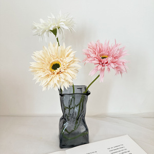 Fleurs artificielles de marguerite africaine pour la décoration intérieure, ornements de bureau, artisanat floral décoratif, accessoires de photographie en gros - Product Image 4