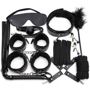 Combinazione di giocattoli del sesso flirtare 10 set coppie oggetti di scena di flirt mani e piedi rilegati manette e spina della bocca - Product Image 1