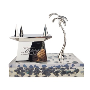 Escultura bovina de coco plateado de lujo de gama alta personalizada Premium Eco Art Artesanía de metal Premios sostenibles Trofeos conmemorativos - Product Image 4