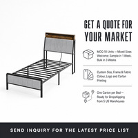 Cadre de lit de style industriel commercial avec tête de lit en bois rustique et panneau capitonné pour les magasins de meubles et la vente en ligne